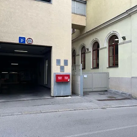 Miss Nareen'S Central Rooms Sarajevo Exterior photo